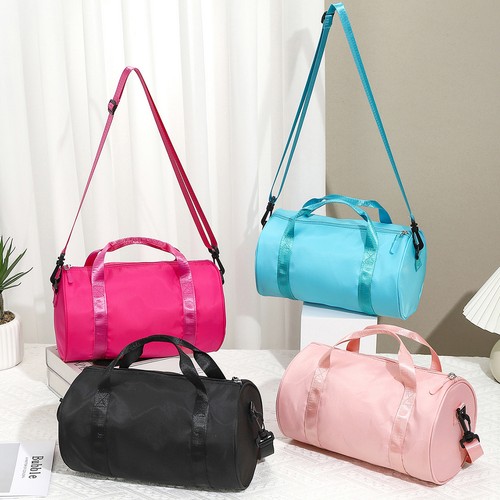 Waterresistant nylon gym bag - waterresistant,